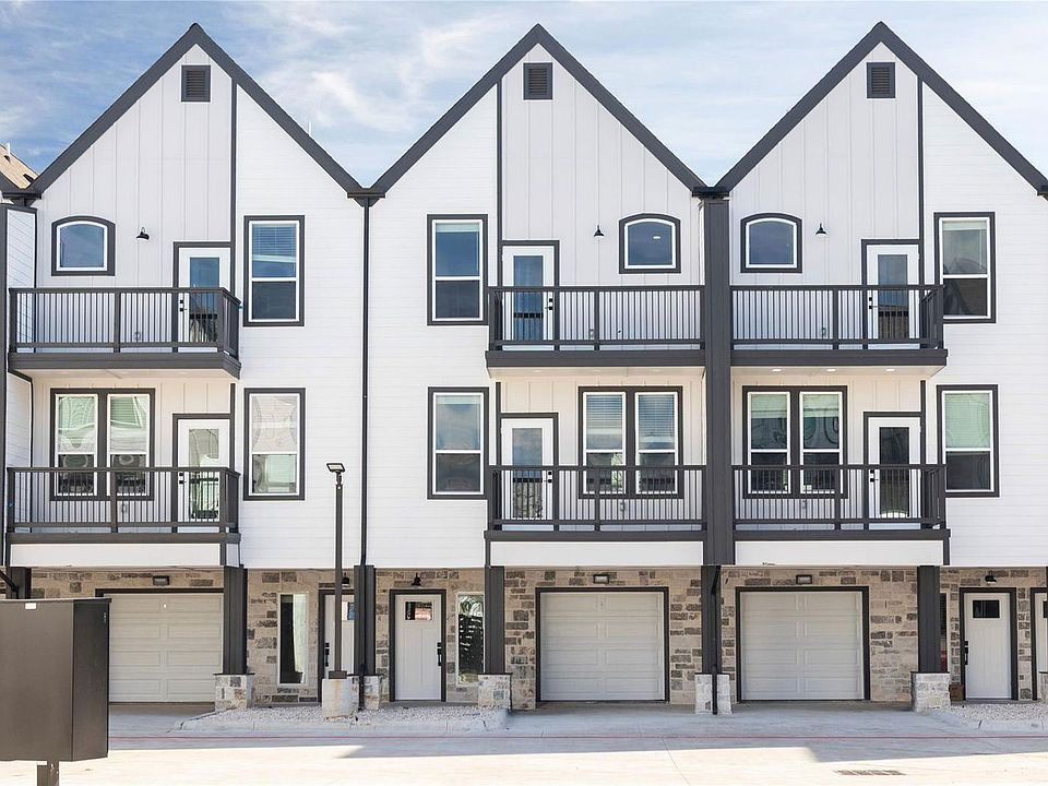1st image of 2511 Washington St #202