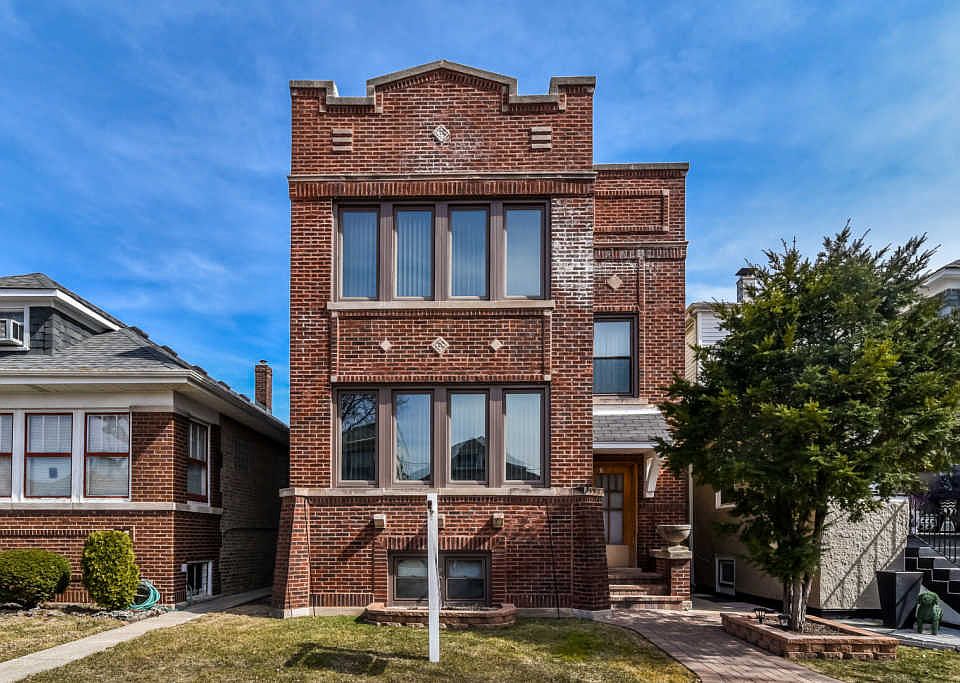 1st image of 5923 N Fairfield Ave #2