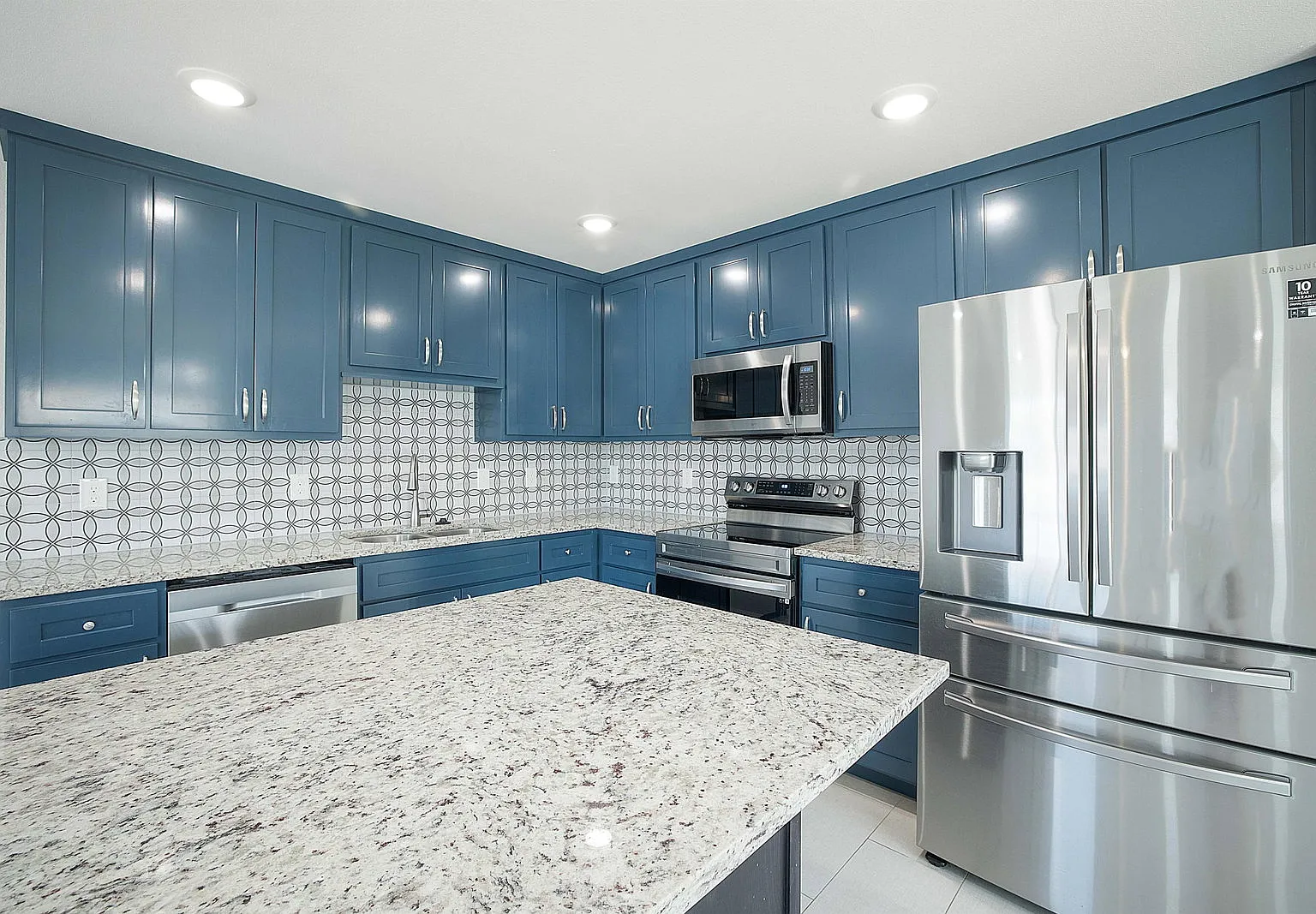 3 bed, 2.5 bath, 1662 sqft, $1,650 — Photo 2
