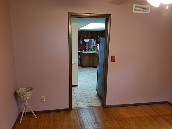 5th image of 274 Orchard Hill Dr