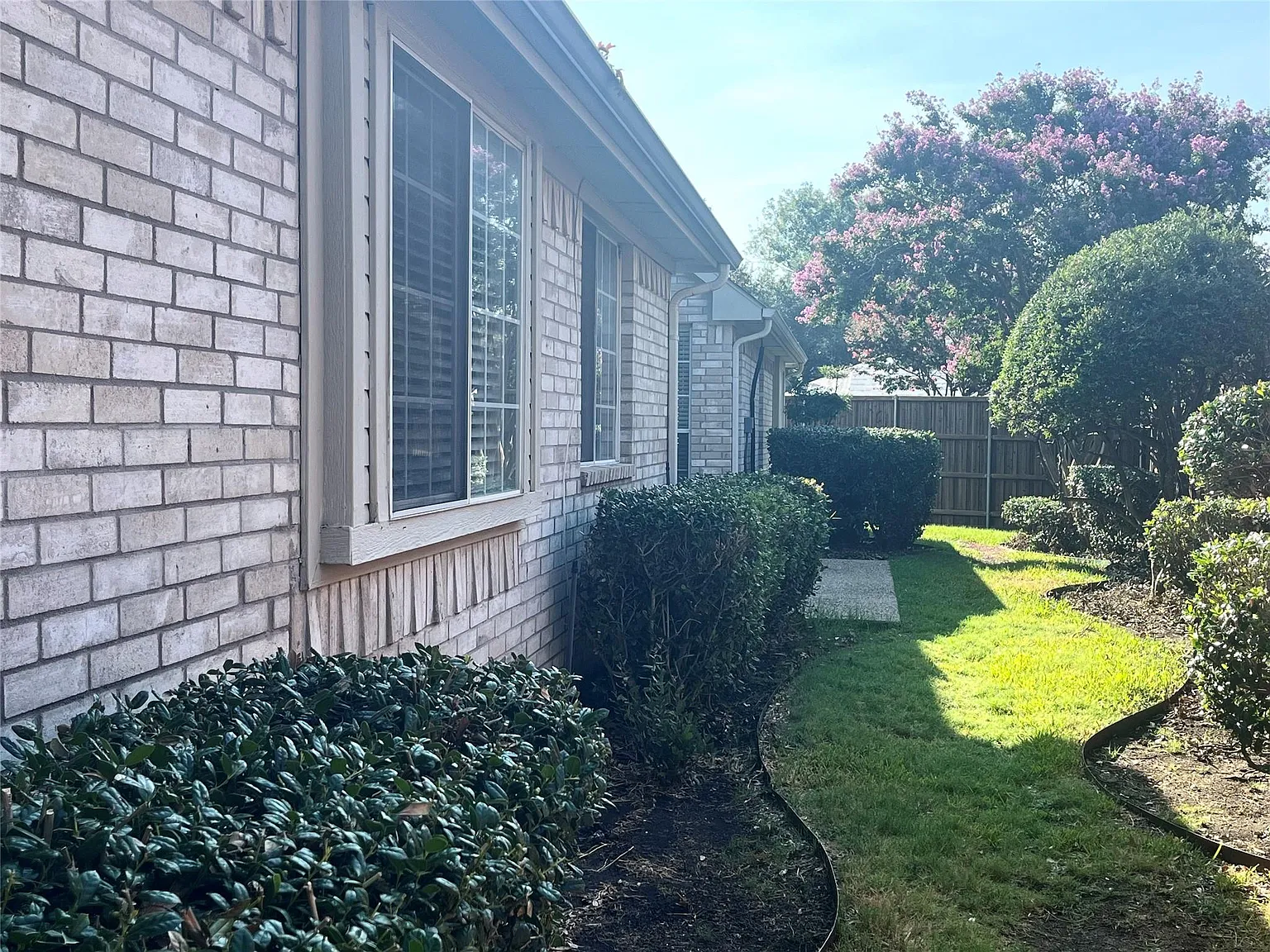 4 bed, 2124 sqft, $3,050 — Photo 4