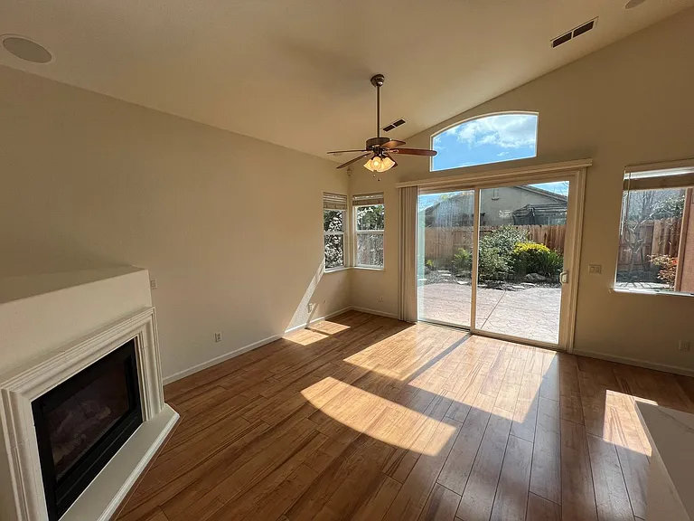 2249 Gallup Dr — Photo 5