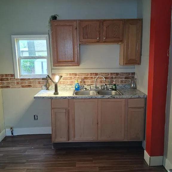526 Fairholm Ave — Photo 5