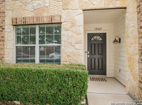 3rd image of 10027 Buescher Ln