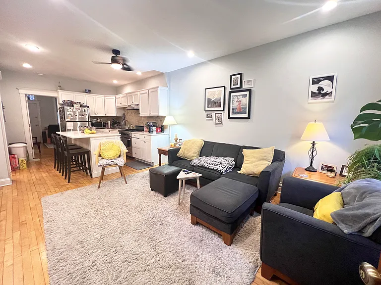 2323 W Dickens Ave #1 — Photo 5