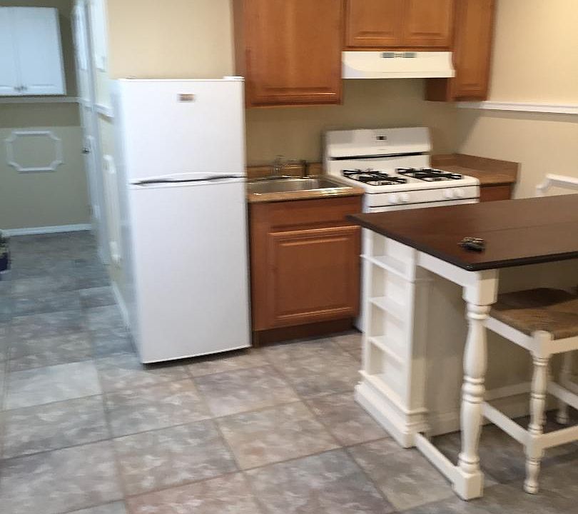 1st image of 214 Sheldon Ave #1
