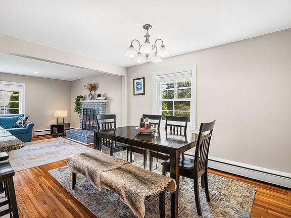 5th image of 21 Bartlett Ave