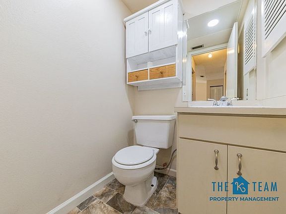 5th image of 819 Orchid Springs Dr