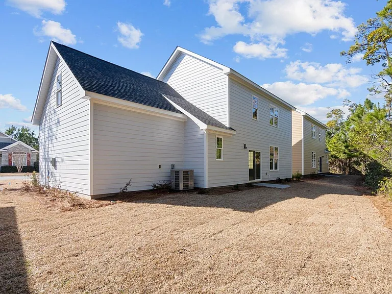 4772 Yellowood Dr — Photo 32