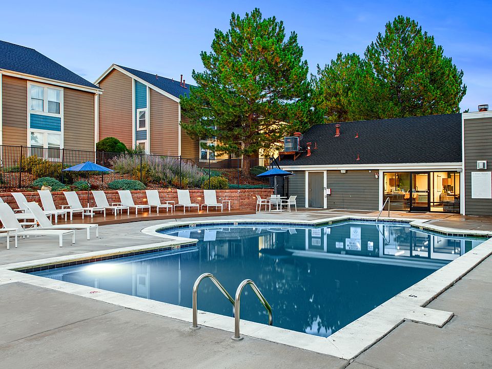 Make every day feel like a resort day with exclusive amenities.