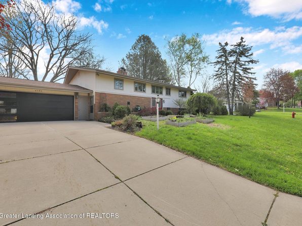 6186 Skyline Dr, East Lansing, MI 48823