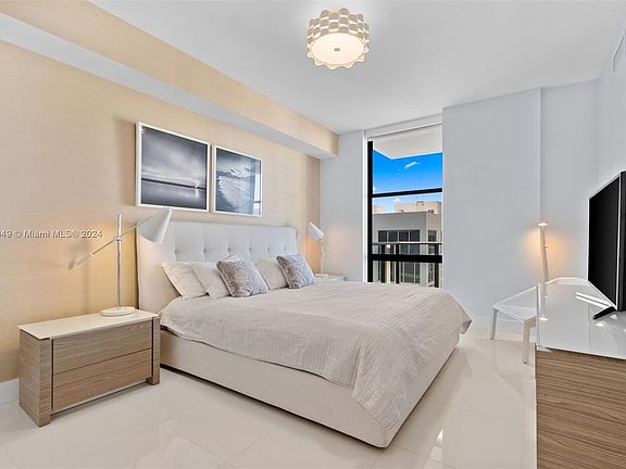 4th image of 2960 NE 207th St #10003