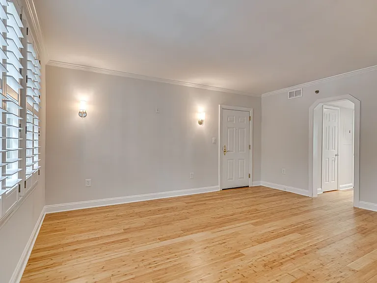 610 Bashford Ln #1313 — Photo 5