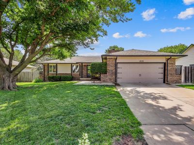 1828 S White Oak Cir, Wichita, KS, 67207