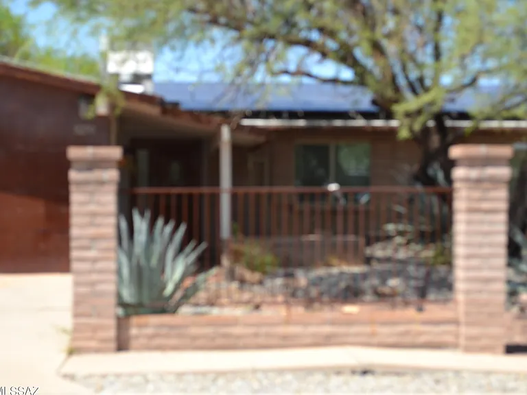 3270 W Capistrano Rd — Photo 3