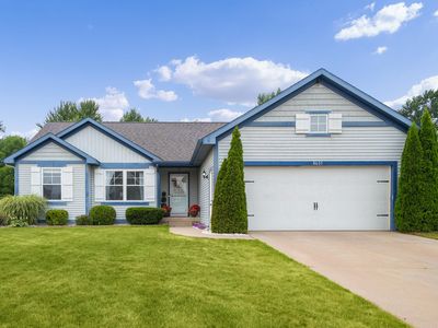8609 Shore Way Dr SW, Byron Center, MI, 49315