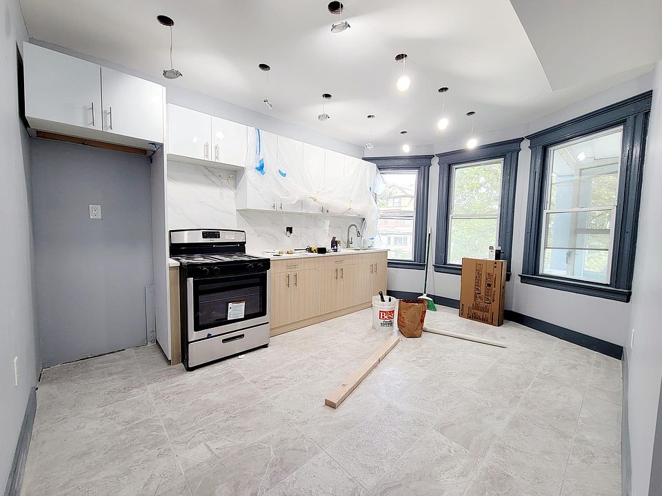 1st image of 36 Mapes Ave #2A