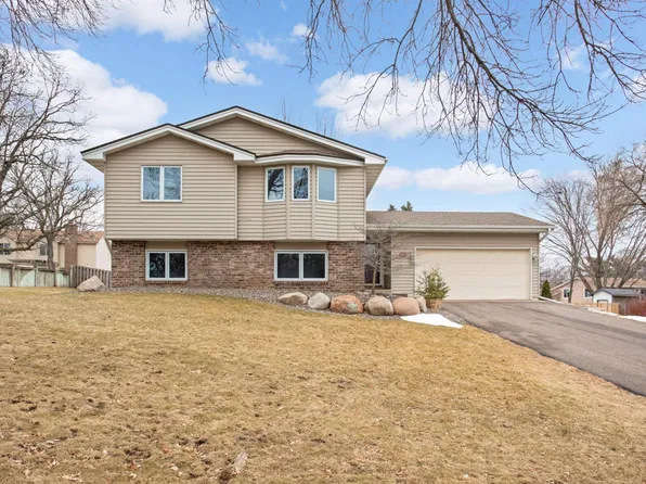 12351 Norway St NW, Coon Rapids, MN 55448