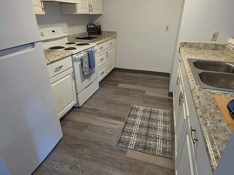 1015 Old Colony Rd #6 — Photo 6