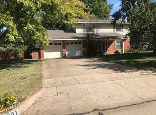 2301 Woodthrush Rd, Ponca City, OK 74604