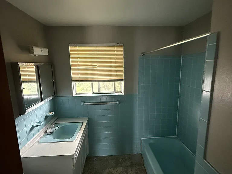574 S Transit St #8 — Photo 8