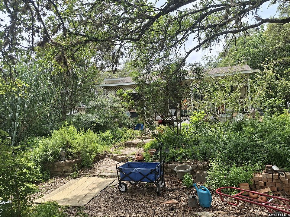 2nd image of 501 Eastview