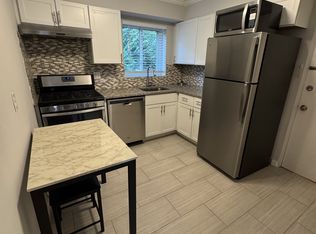 205 Monclay Ct APT 1W, Saint Louis, MO 63122