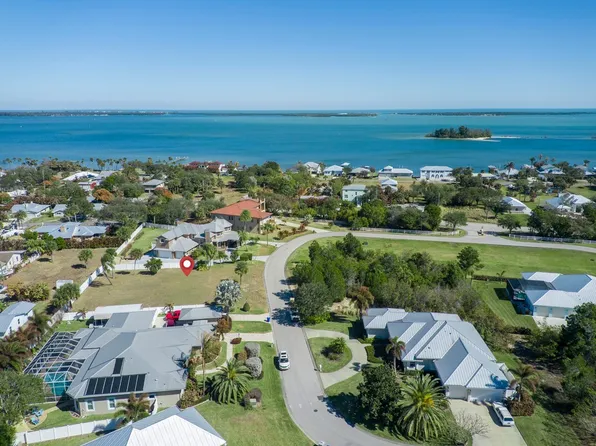 7769 Grand Oak Cir, Sebastian, FL 32958