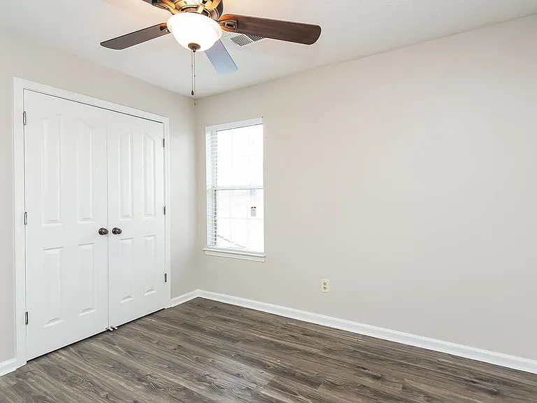 1886 Towson Ln — Photo 9