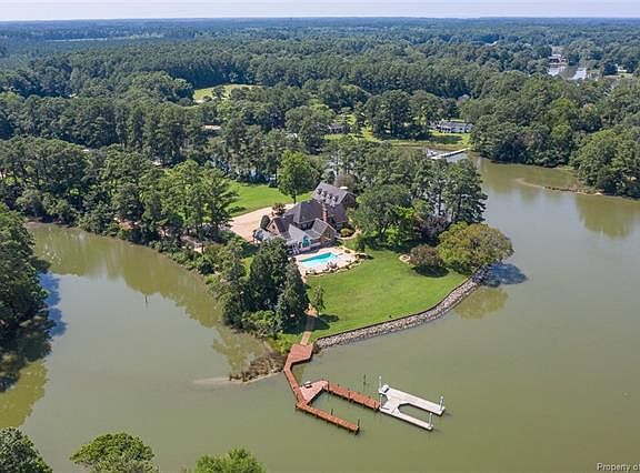 5th image of 589 Blue Water Dr