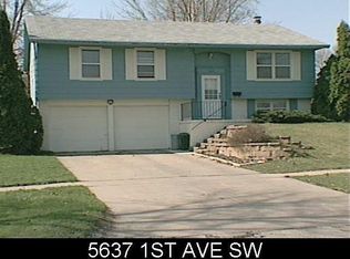 5637 1st Ave SW, Cedar Rapids, IA 52405