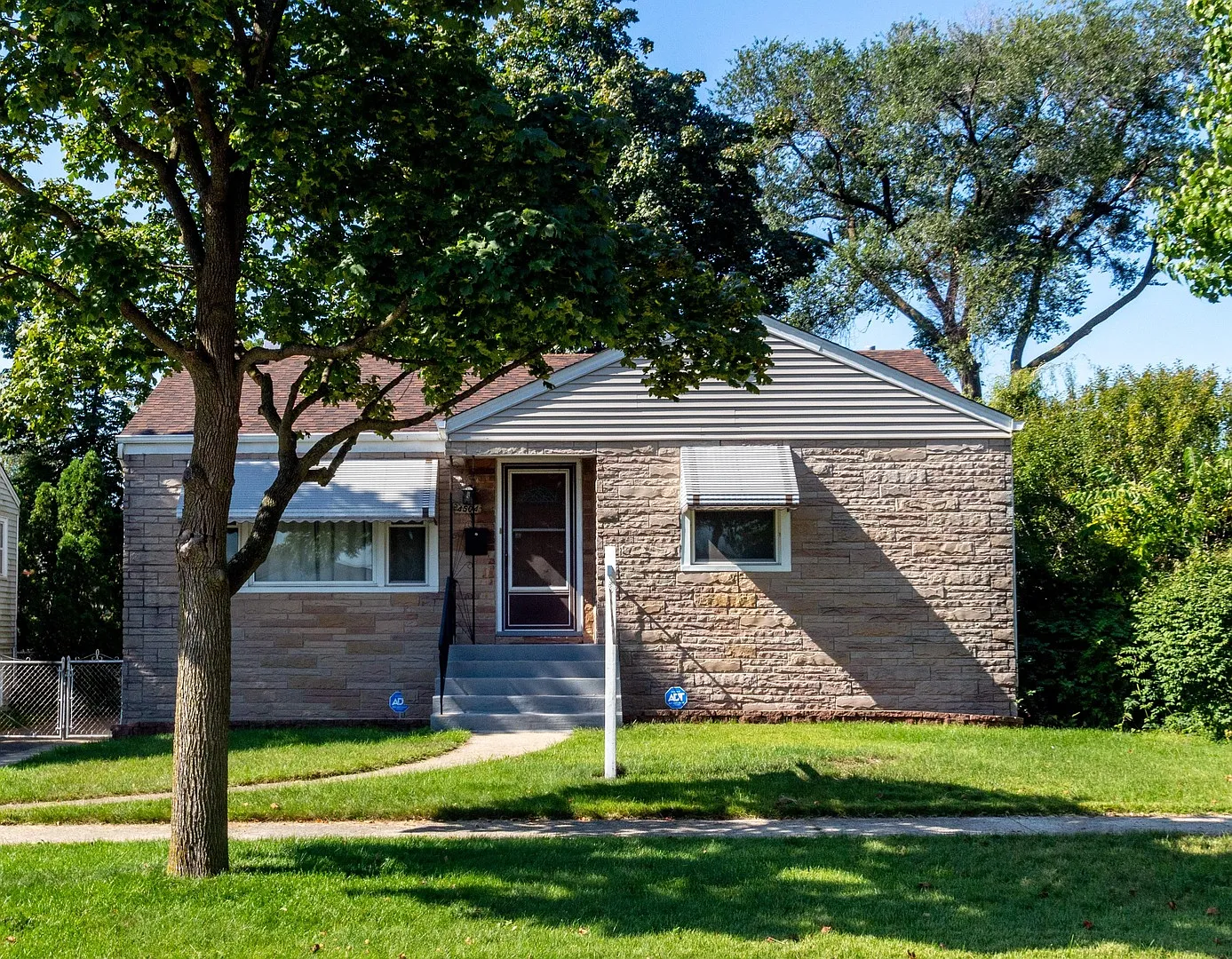 4504 Wisconsin Ave photo 1