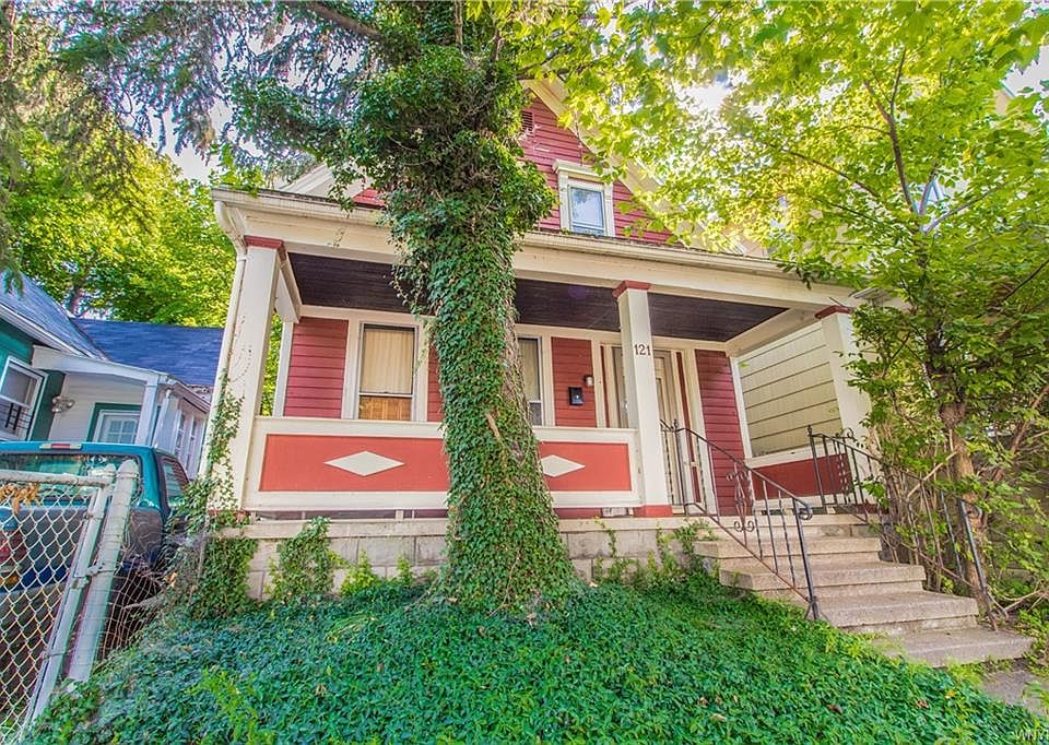 1st image of 121 Greenwood Pl