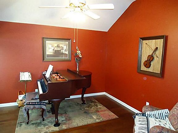 3rd image of 3604 Stanford Dr