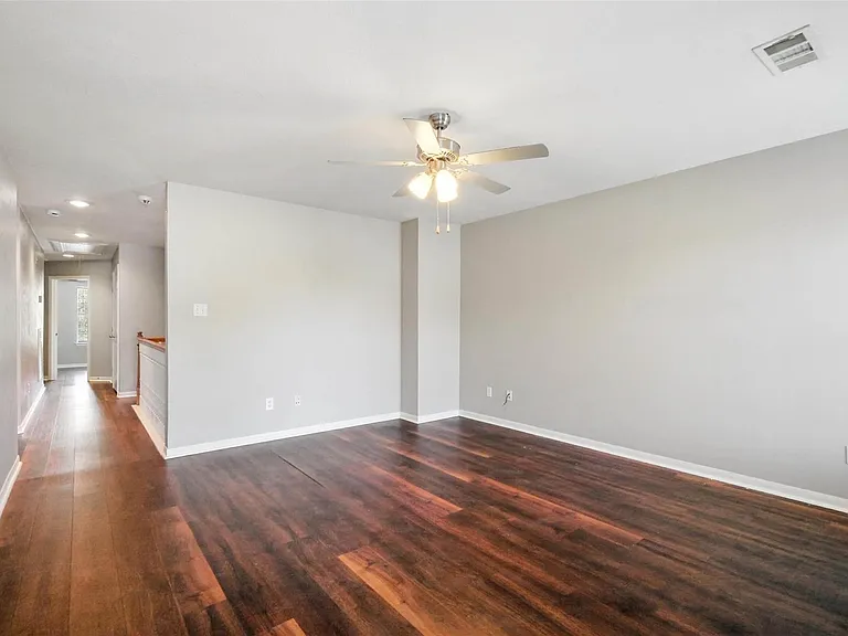 10222 Thornmont Ln — Photo 26