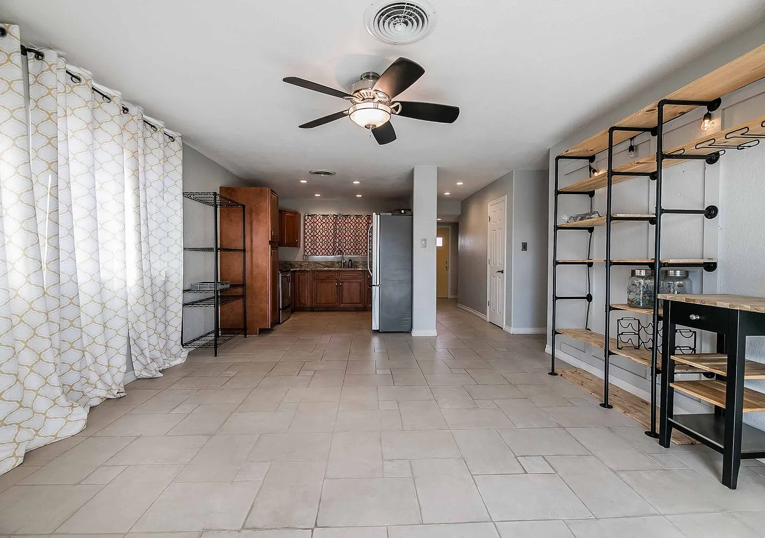 Charming 3-Bedroom Home for Rent in the Heart of Las Vegas! — Photo 4