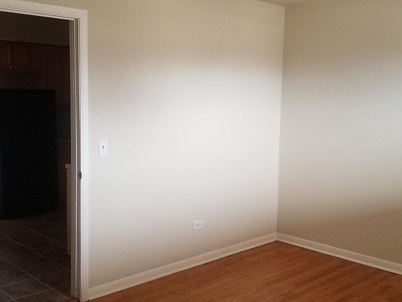 5th image of 145 Dover Dr APT 17