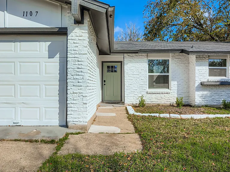 1107 Georgetown St — Photo 17