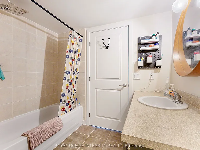 138 Somerset St W #203 — Photo 21