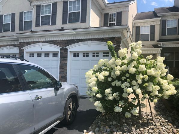9 Wharton Dr, Glen Mills, PA 19342