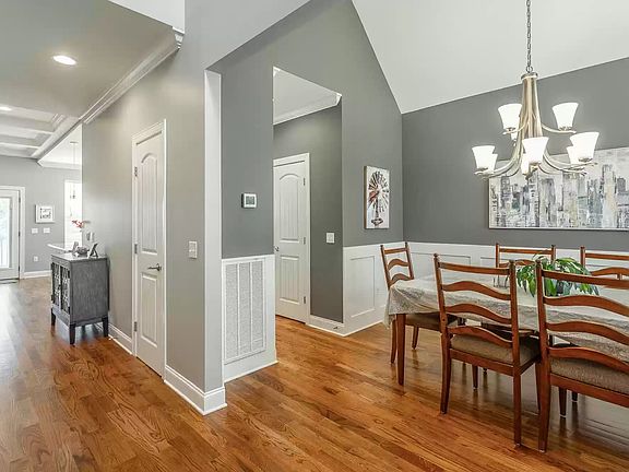5th image of 2093 Peterson Dr