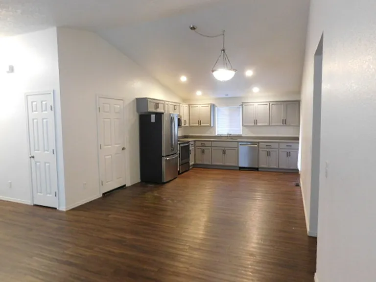 888 Creek Ct NW — Photo 6