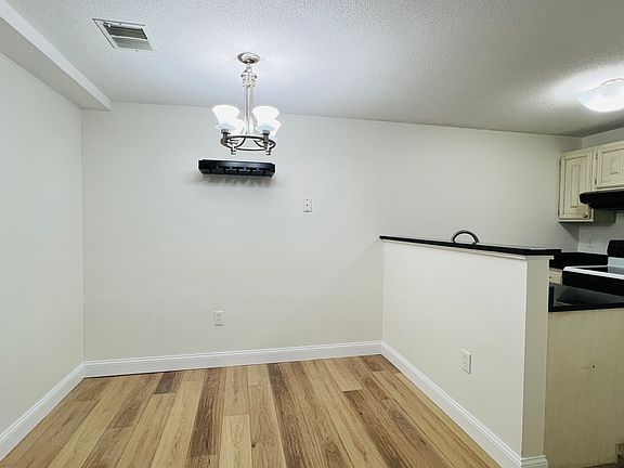 5th image of 18 Walden Dr APT 4