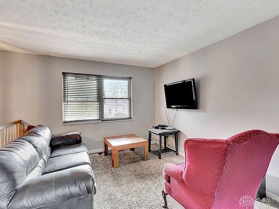 3rd image of 6378 Sandric Ln