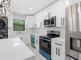 2975 NE 2nd Ave, Boca Raton, FL 33431