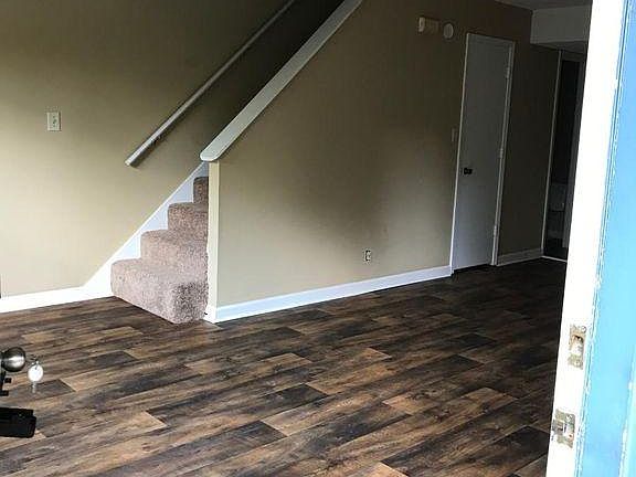 3rd image of 1551 E Knollwood Cir APT 4