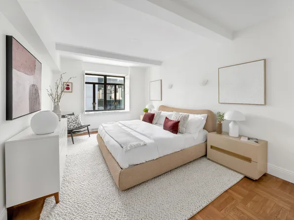 25 West 54th Street 8H image 3 of 14
