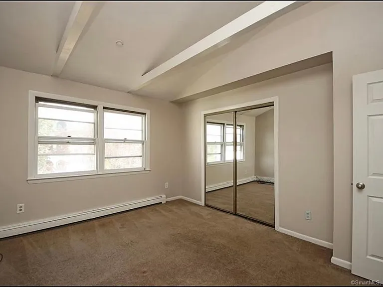 2030 Kings Hwy — Photo 11