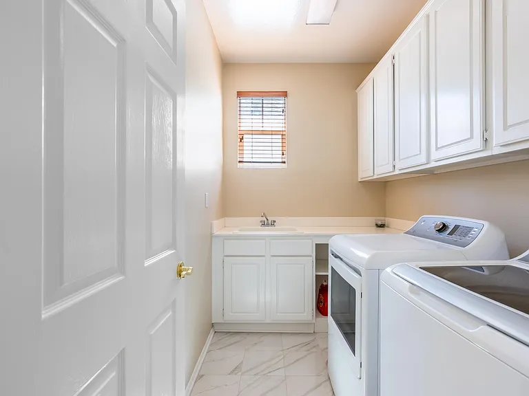 Laundry with washer/dryer on 2nd floor