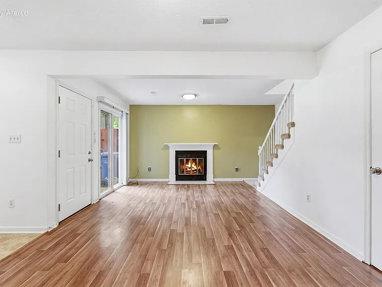 408 Darby Creek Rd — Photo 4